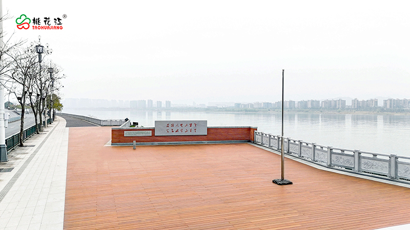 恰同學(xué)少年廣場(chǎng)