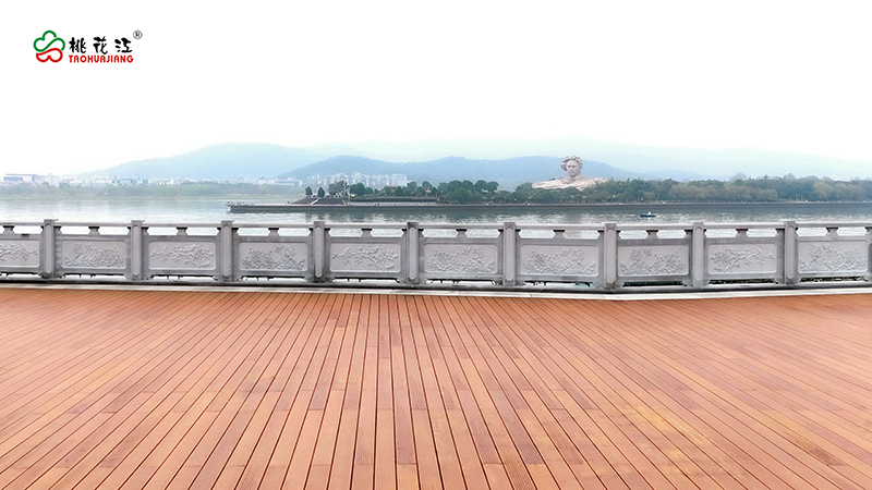 恰同學(xué)少年廣場(chǎng)