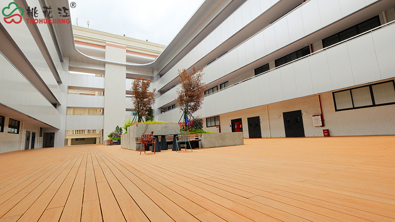 美紋超然竹板鋪裝的平臺(tái)