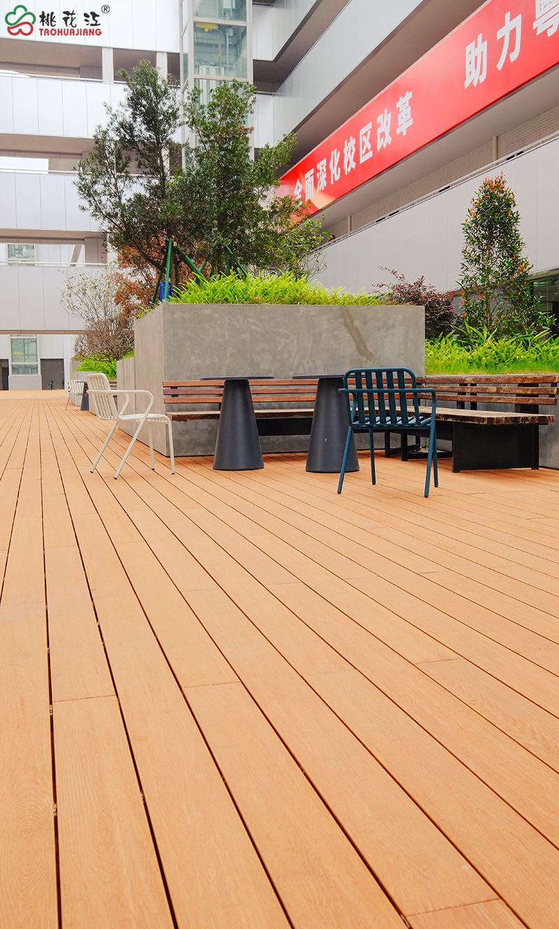 美紋超然竹板鋪裝的平臺(tái)