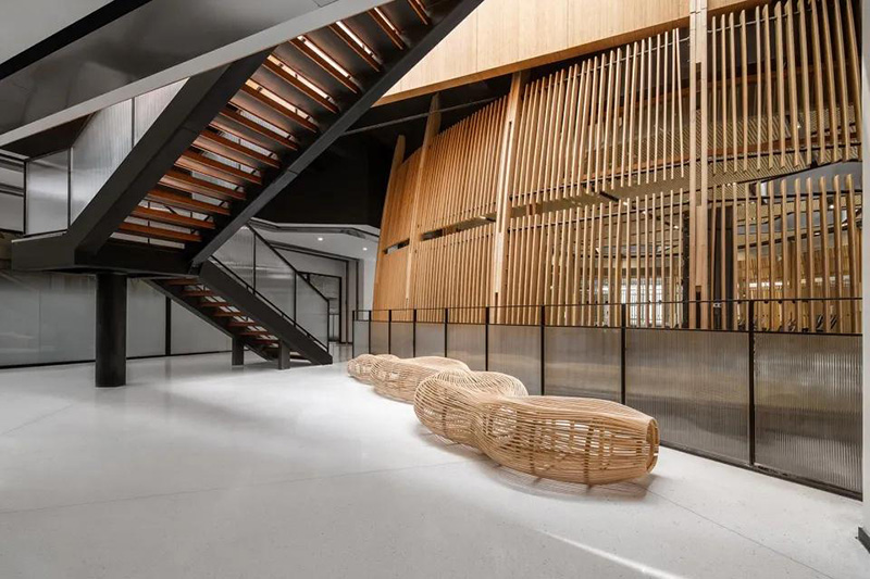 昆明大悅城優(yōu)客工場，竹材與現(xiàn)代材料結(jié)合